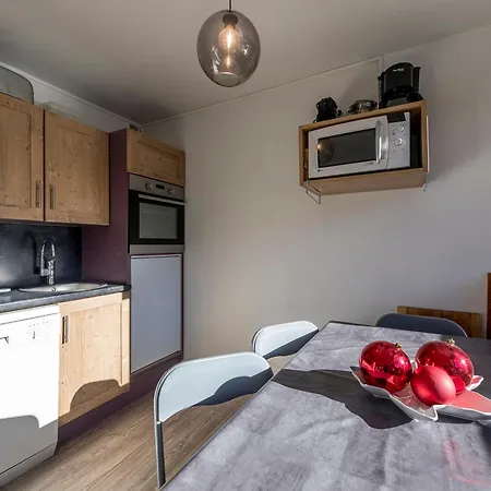 Duplex A Avec Balcon, Parking Et Proche Des Pistes - Fr-1-575-56 * Courchevel